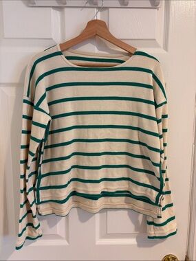 La Linge Striped Long-Sleeve Crewneck Top in Ecru and Green